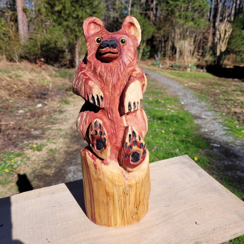 Chainsaw carved cedar bear